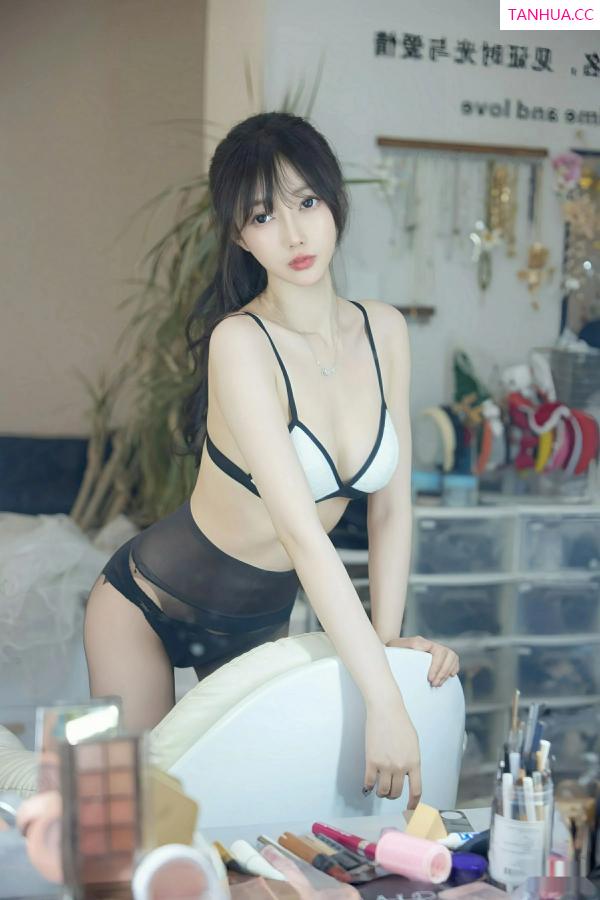 玥儿玥  [XiuRen]高清写真图 2025.08.11 No.10636 玥儿玥er OL服饰第40张图片